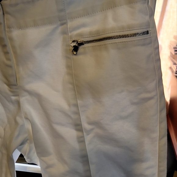 Etcetera size 6 White Brumda zip pockets zip hook closure Brumda Shorts..NICE... - Picture 4 of 12